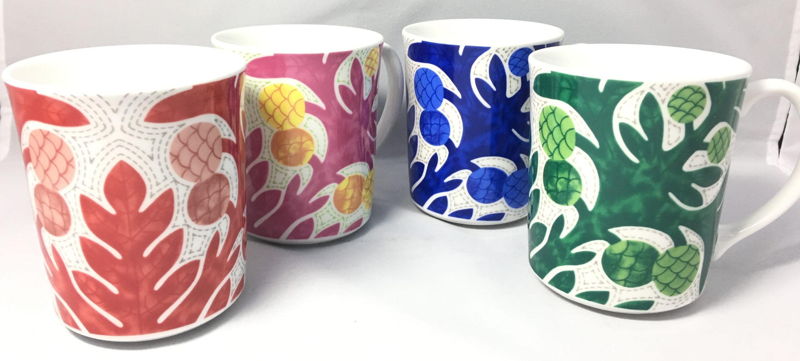 ULU(パンの木)マグカップ